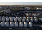 Oil Slumps as US-Iran Deal May Allow Strait of Hormuz to Reopen