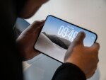 Apple’s iPhone Duo hits stores in face of short supply and high demand